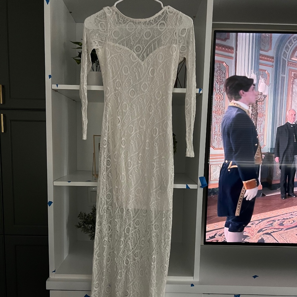 White lace dress